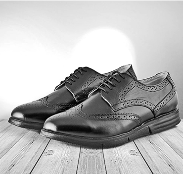 Superlight Classic Brogues